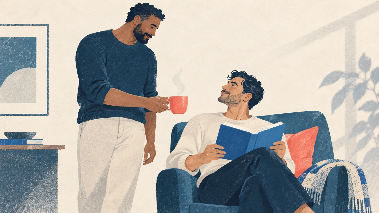 Homem oferece uma xícara coral ao parceiro que lê um livro azul.